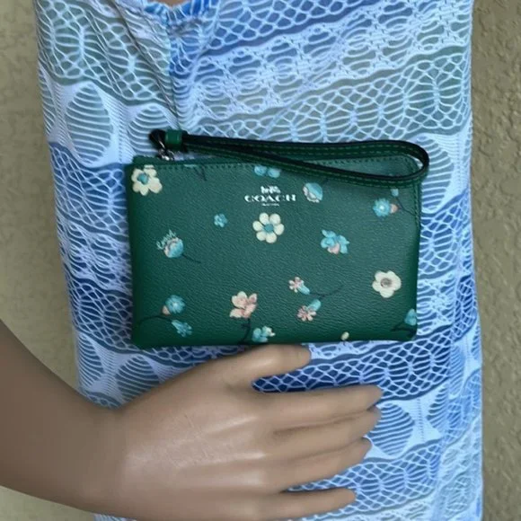 Coach Mystical Floral Corner Zip Wristlet Green Multi - Picture 12 of 13